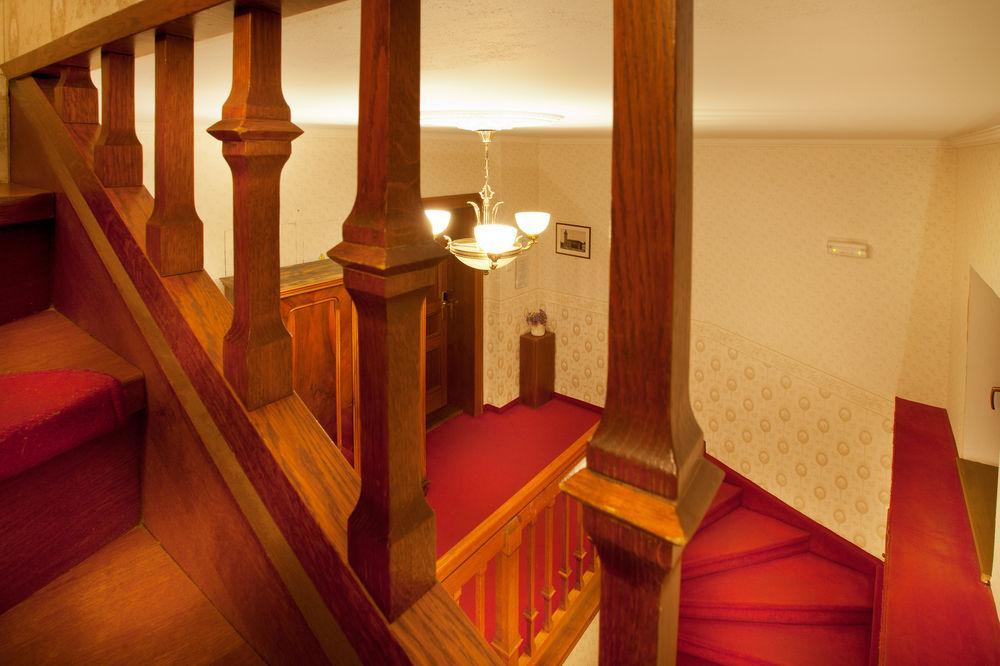 Hotel At The Golden Scissors Praha Eksteriør bilde
