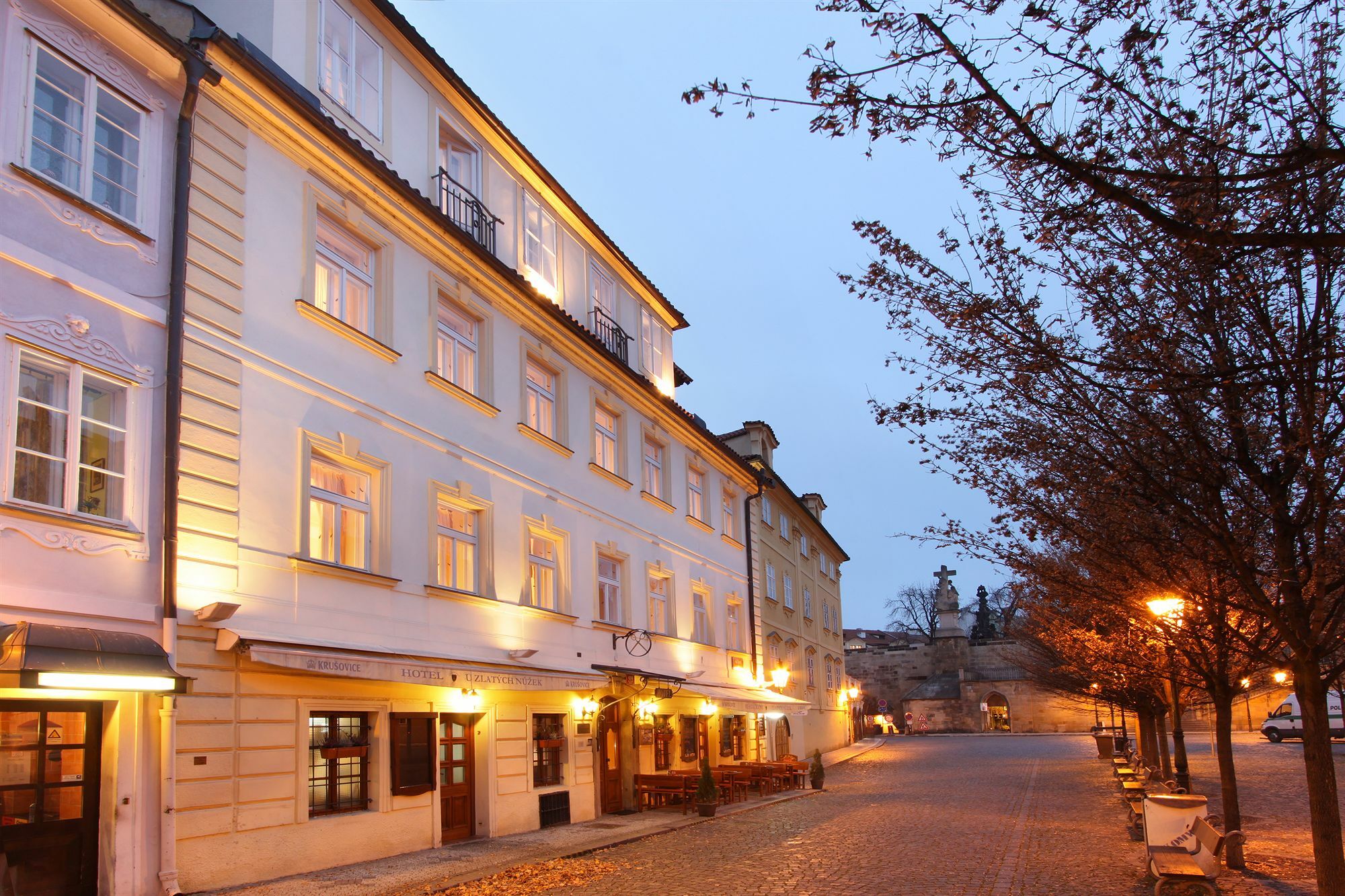 Hotel At The Golden Scissors Praha Eksteriør bilde